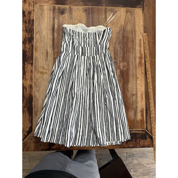 Club Monaco Women's Black White Strapless Wired Bust Fit & Flare Dress Size 4 - Picture 5 of 7